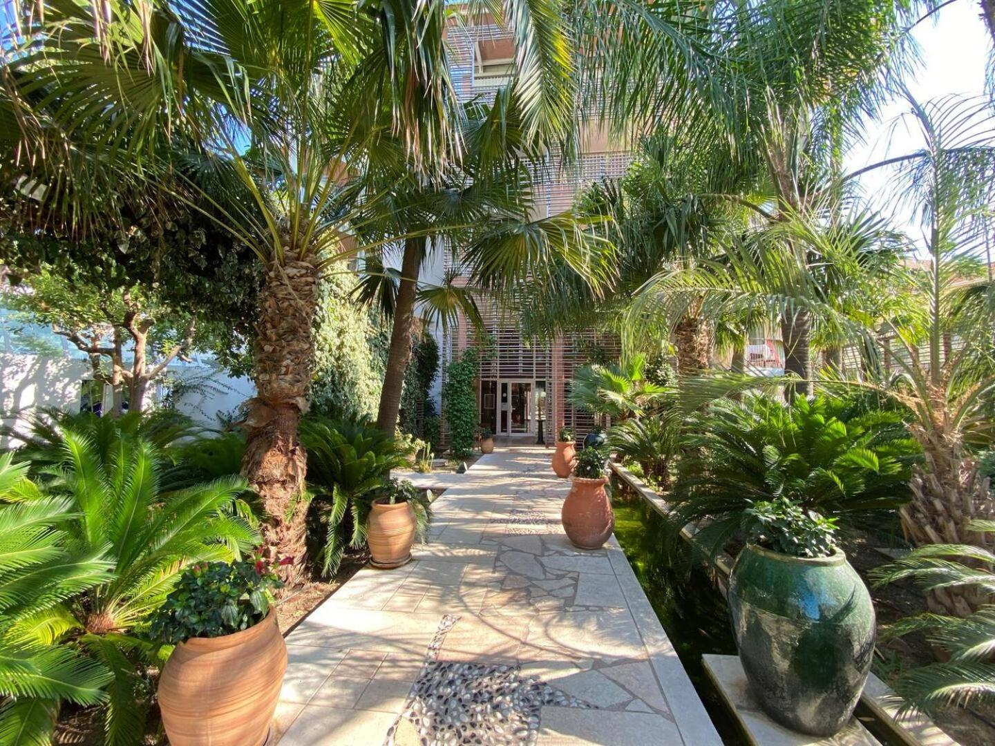 Family - Terrace - Parking - 4-5 People * Antibes